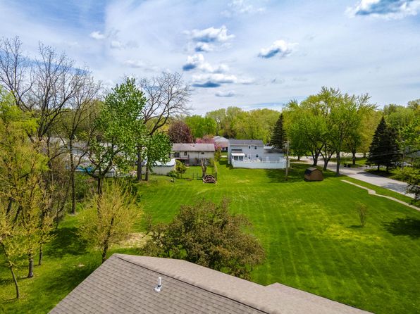 1750 Hickey St, Hobart, IN 46342