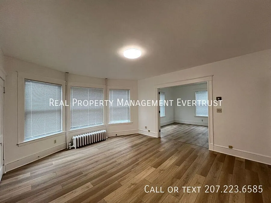 Completely renovated and updated 2 BD 1 BA — Photo 4