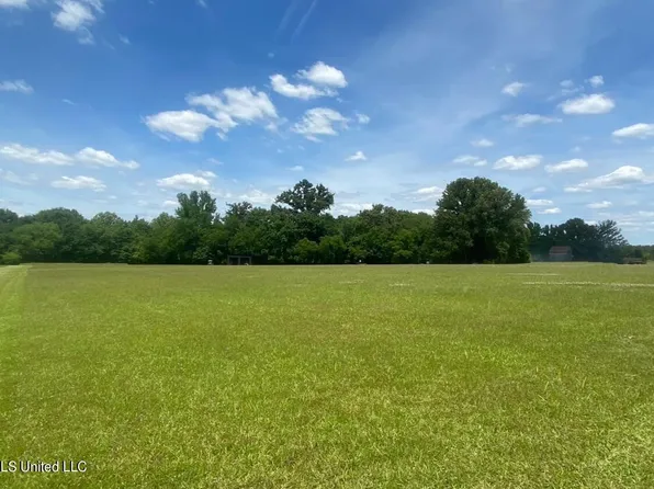 551 Sharon Rd #8, Canton, MS 39046