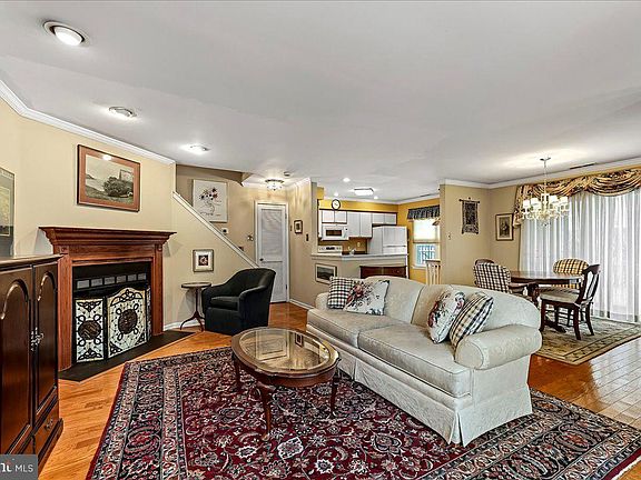 3rd image of 63 Bayberry Ct #63