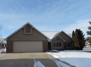 2413 Burleigh St, Yankton, SD 57078
