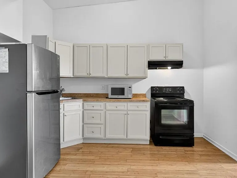 1918 W Diamond St #3 — Photo 18