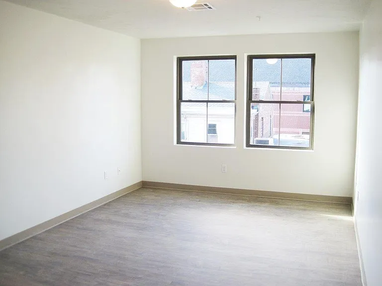 323 Washington St #208 — Photo 9