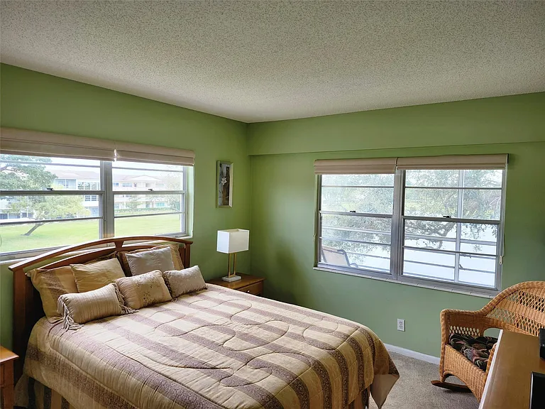 74 Preston E — Photo 13