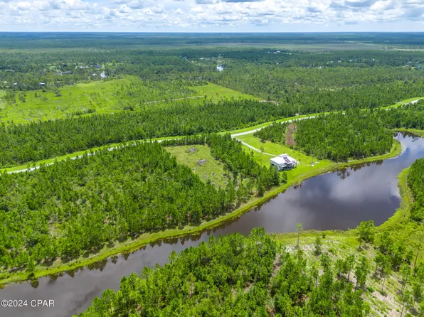 822 Wide Water Cir, Wewahitchka, FL 32465