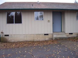 483 SE Gregory Dr, Winston, OR 97496
