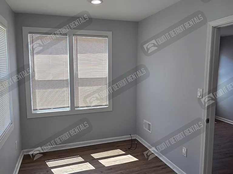145 Waverly St — Photo 19
