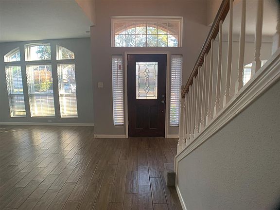 5th image of 15614 Thornbrook Dr