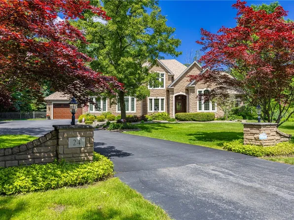 24 N Shore Dr, Hilton, NY 14468