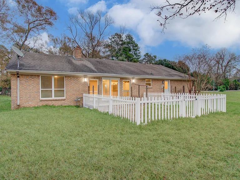 523 Brandon Rd — Photo 25