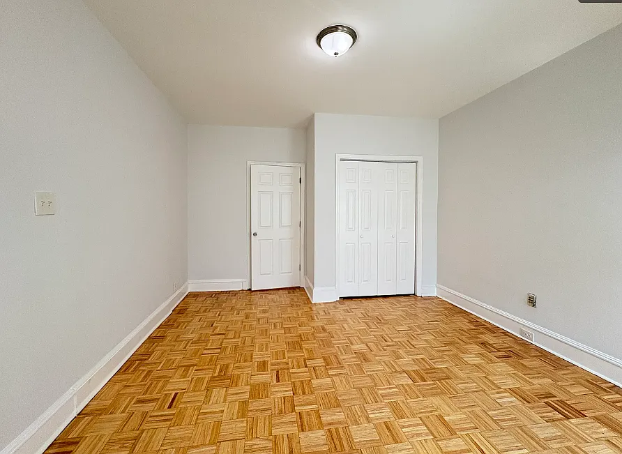 3 bed, 1000 sqft, $2,500 — Photo 4