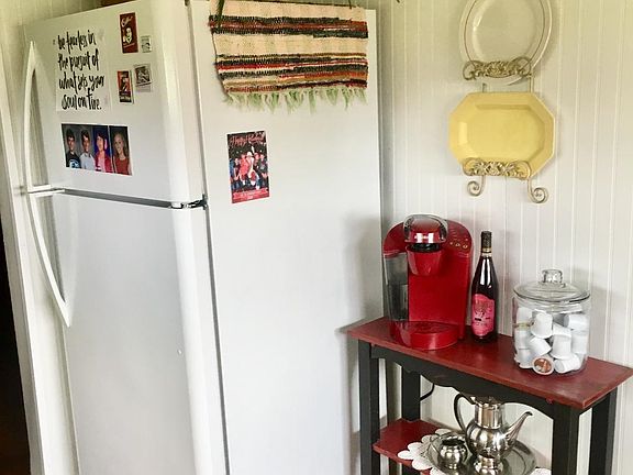 5th image of 504 N Myra St