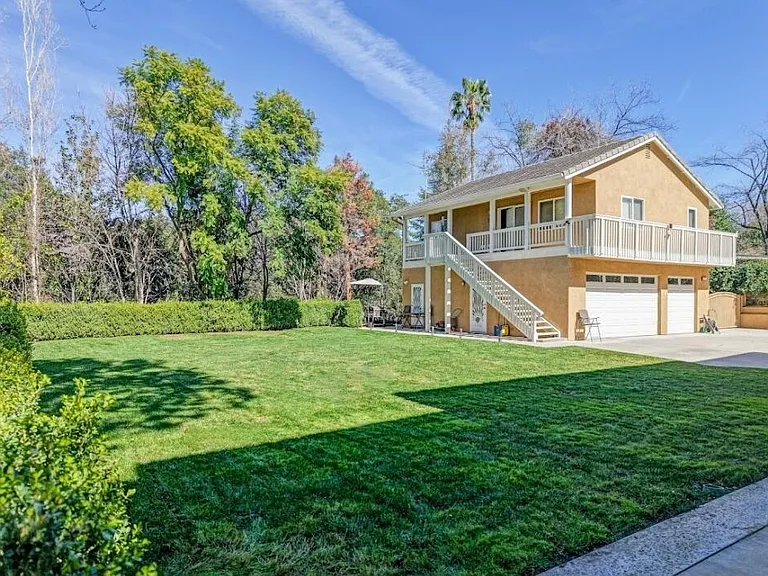 1377 Knoll Rd #A — Photo 2