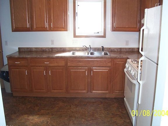 2nd image of 592-4 Oakwood Dr