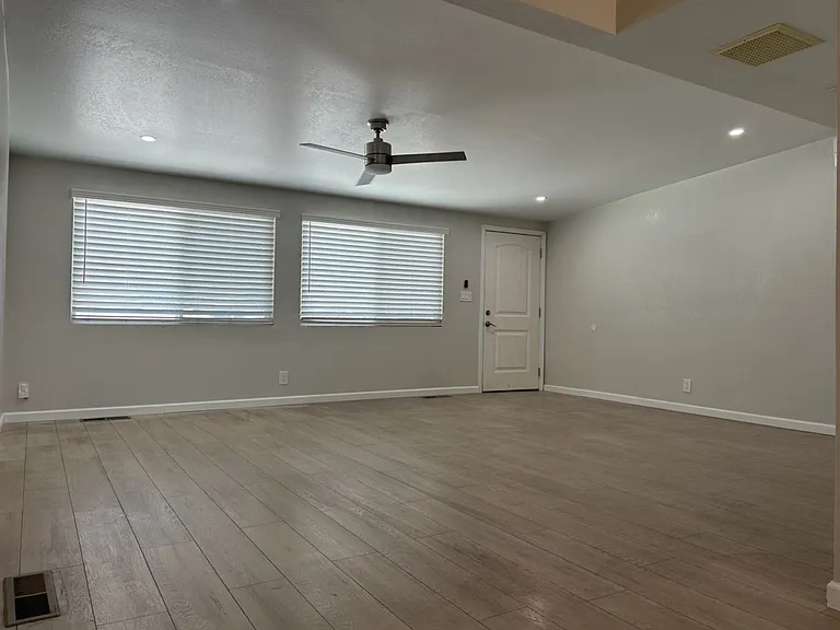 1605 N Norma St — Photo 2