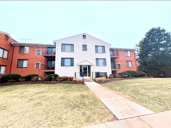4th image of 125 E Clubhouse Dr SW Unit 2