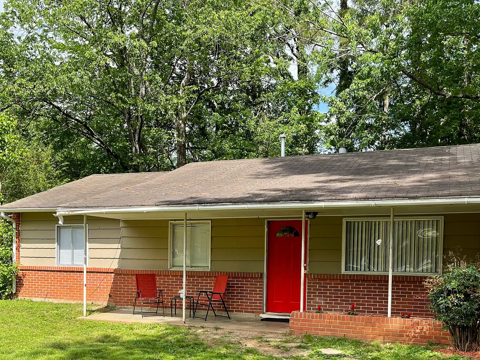 3 bed, 1200 sqft, $2,000 — Photo 1