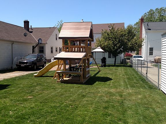 3rd image of 1418 Marlboro St