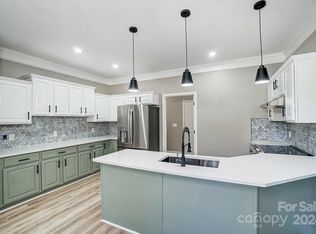 139 Burtons Barn Rd, Mooresville, NC 28115