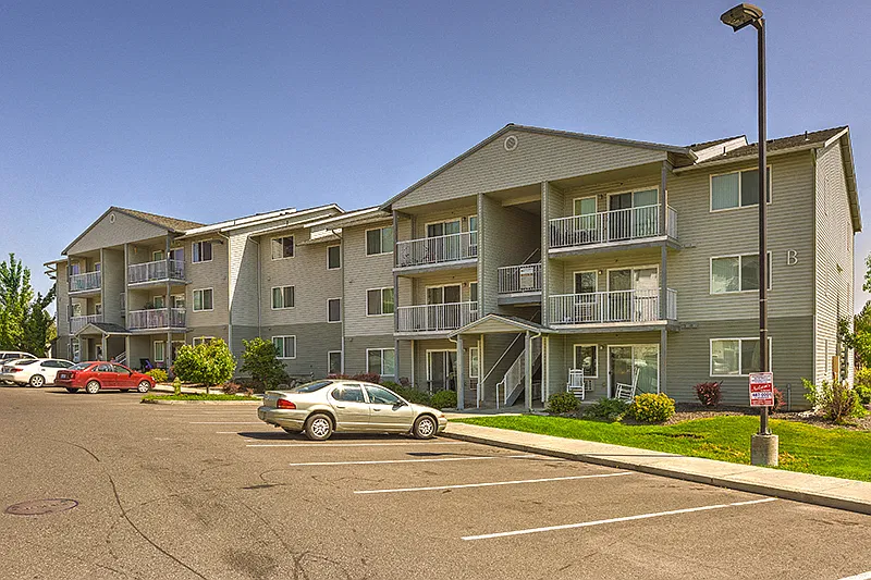 FOREST CREEK APARTMENTS — Photo 3