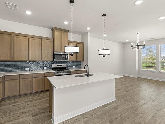 4th image of 3900 Keya Dr