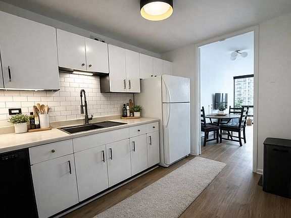 5th image of 1660 N La Salle St #810