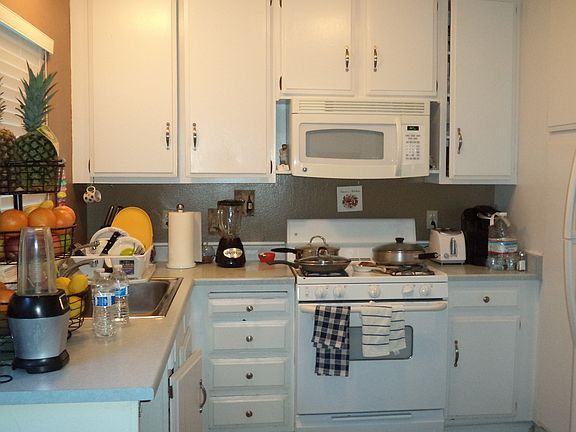 5th image of 16 W Elliot St APT 11