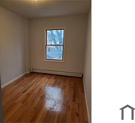 1st image of 19922 Hollis Ave #2R