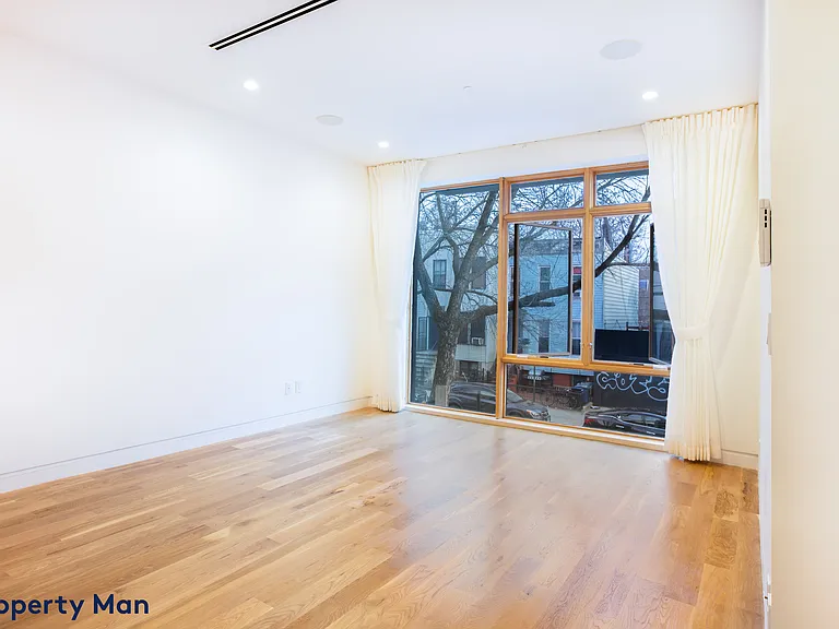 193 Moffat St #2A — Photo 6