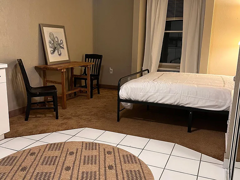 224 E Garden St #404 — Photo 2
