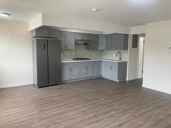 2nd image of 9-05 127th St #2