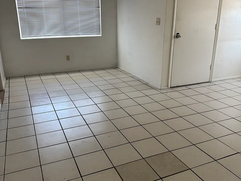 20744 Thunderbird Rd #1 — Photo 4