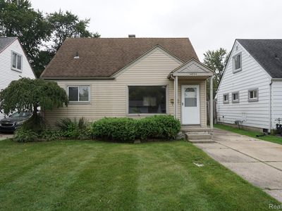 14894 Chesterfield Ave, Warren, MI, 48089