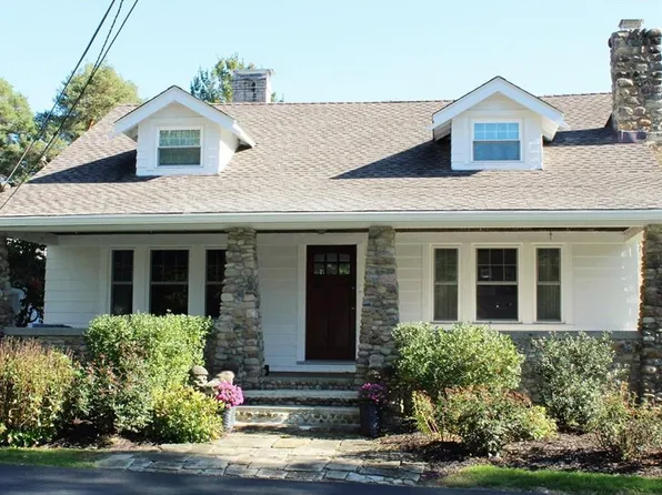 542 North St, Chagrin Falls, OH 44022