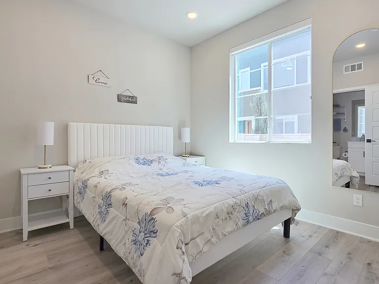 1488 W Sunrise Ln — Photo 13