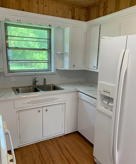 612 E Orange St — Photo 2