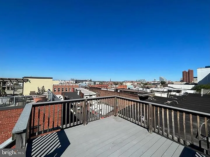 105 E West St #B — Photo 17