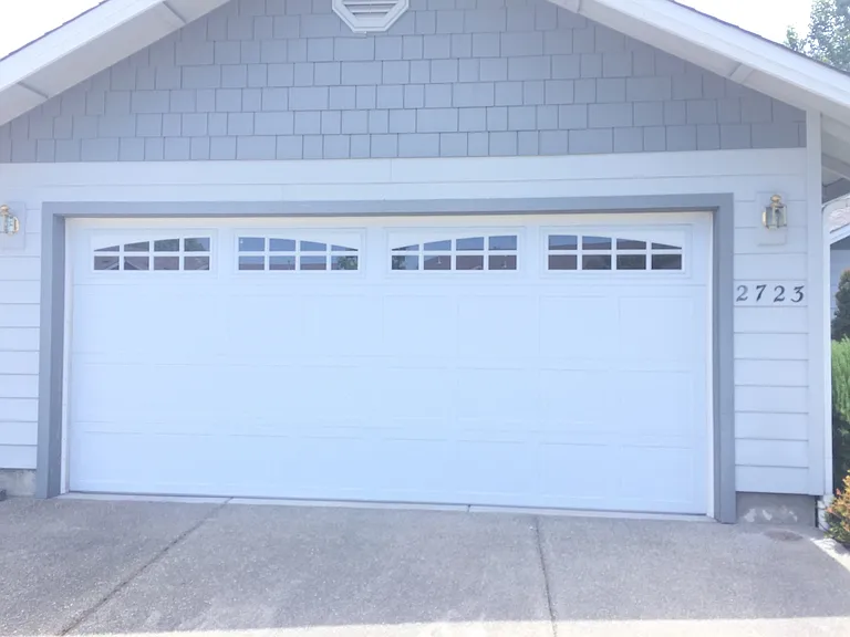 2723 Esther Ln — Photo 3