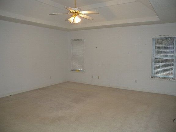 5th image of 393 Sugarcreek Dr