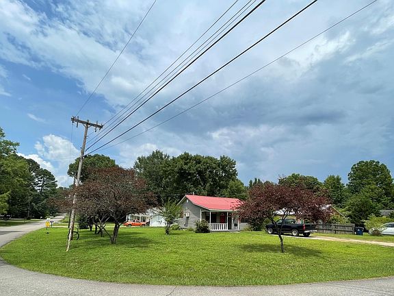 2nd image of 300 Hatchie St