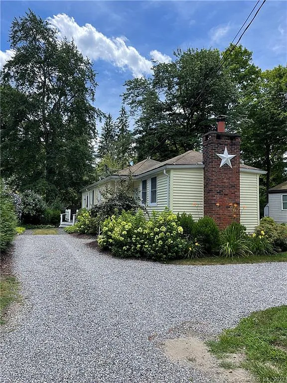 2 bed, 2.0 bath, 884 sqft, $2,400 — Photo 1