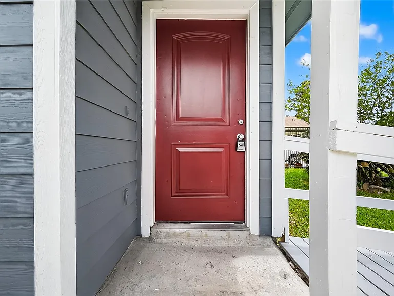 2446 Mayview Dr — Photo 4