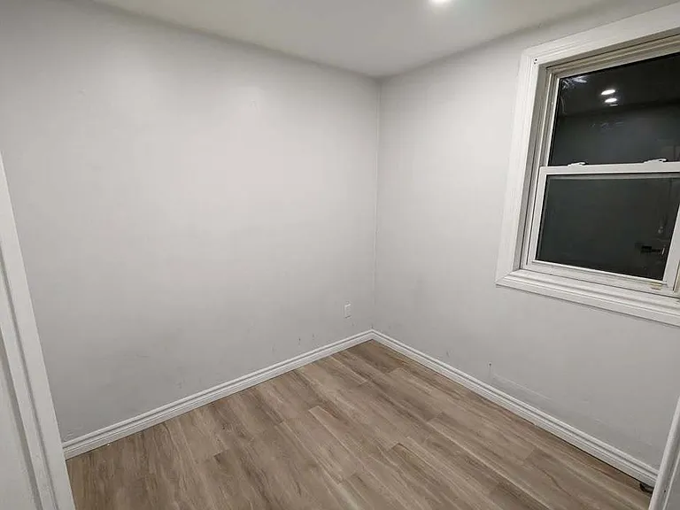972 Langlois Ave — Photo 3