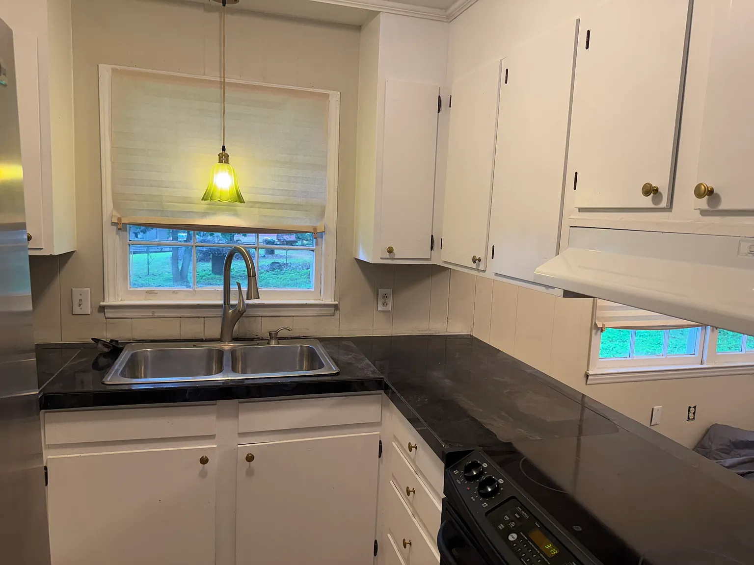 3 bed, 1.5 bath, 1056 sqft, $1,550 — Photo 2