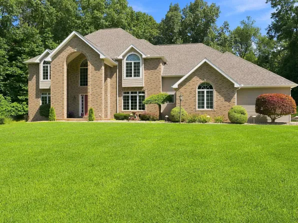 13283 Cedar Creek Dr, Middlebury, IN 46540