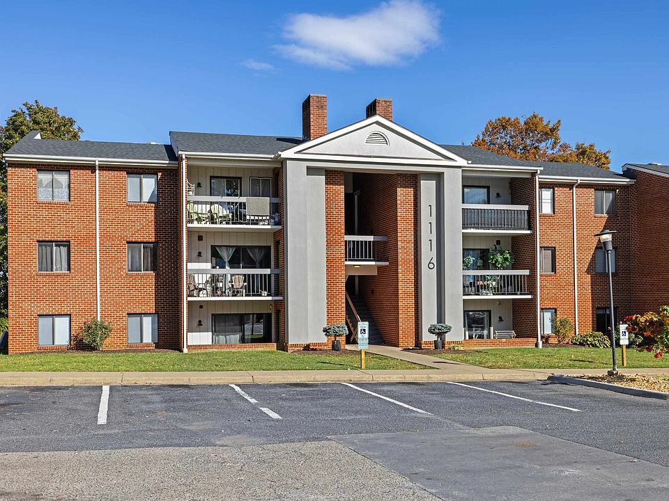 1st image of 1116 Blue Ridge Dr APT 11