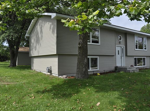 2nd image of 115 Brandywine Dr SE