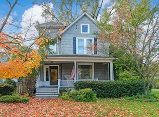 628 W Chestnut St, Hinsdale, IL 60521