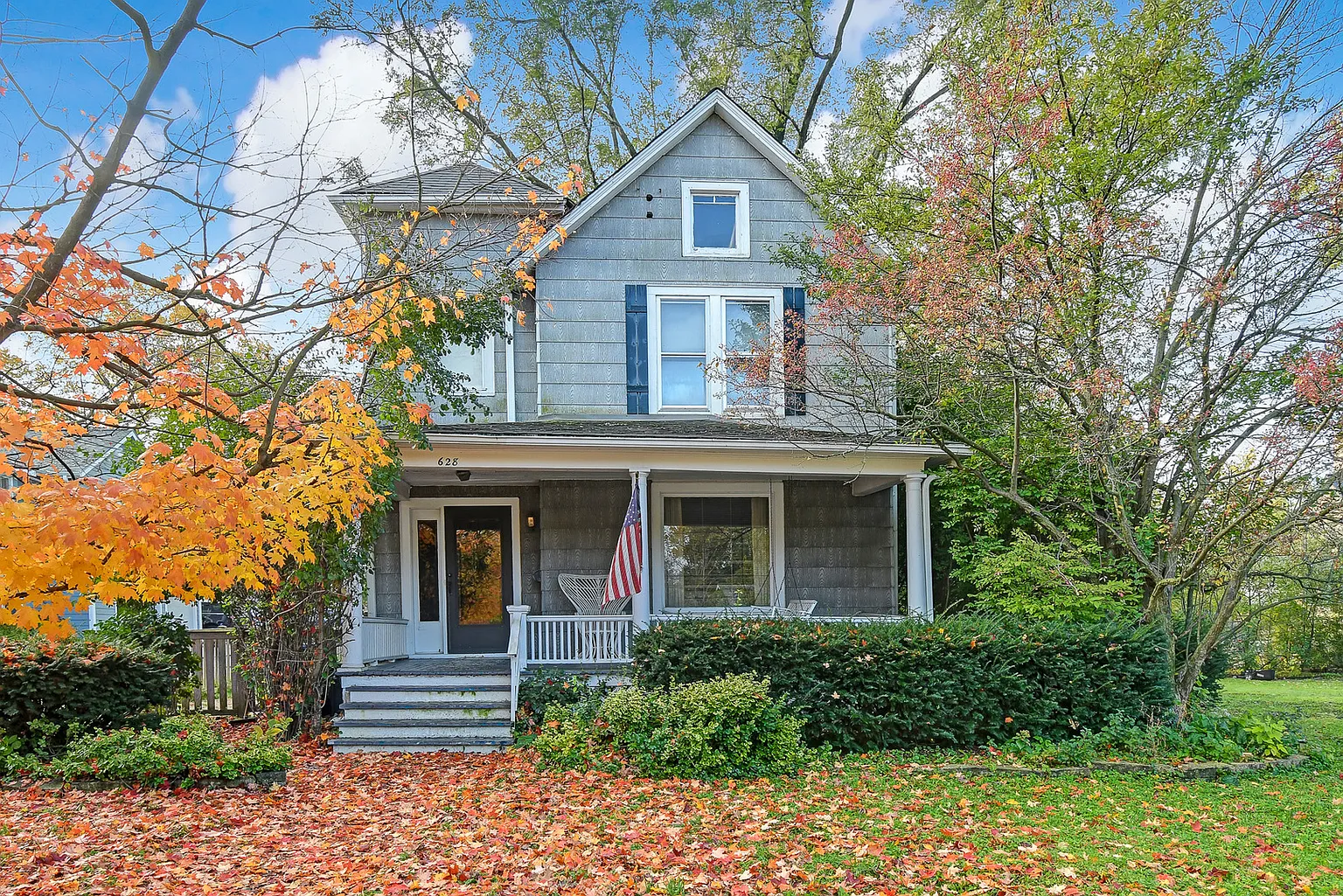 628 W Chestnut St photo 1