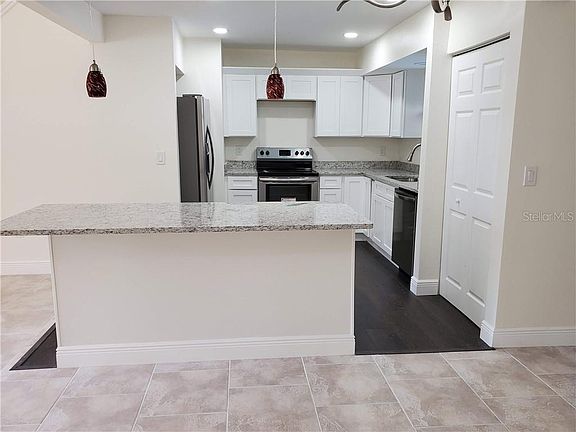 5th image of 2650 Crane Ave